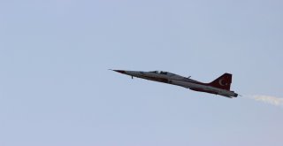 Eskişehirde Türk Yıldızları Rüzgarı