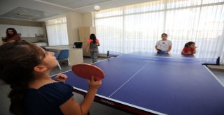 Yenimahalleliler, Gençlik Merkezinde Eğleniyor