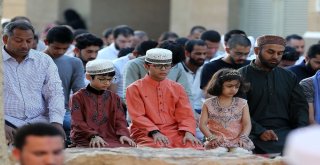 Dünya Müslümanları Bayram Namazında Buluştu