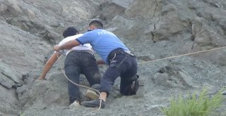 Yamaçta Mahsur Kalan Genci İtfaiye Kurtardı