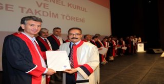 Gaünde 113 Akademisyene Belgeleri Törenle Verildi