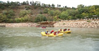 Türkiyenin İlk Rafting Eğitim Merkezi Tuncelide Açıldı