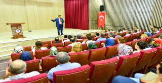 Emekli Personele Plaket Takdimi Yapıldı