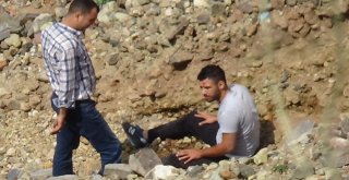 Karsta Şelaleden Düşen Genç Yaralandı
