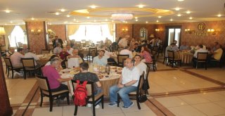 Sgb Üyeleri Basın Bayramında Bir Araya Geldi