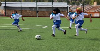 Köyün Altın Kızları Önyargıları Futsalla Yıktı