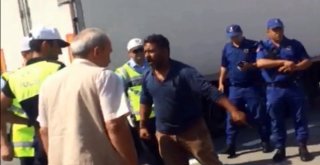 Tezgahları Kaldırılan Çiftçiler İle Polis Ve Jandarma Arasında Arbede Yaşandı
