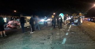 Sivasta İki Otomobil Çarpıştı: 5 Yaralı