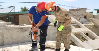 Jandarma Ve Afad Ekibinden Nefes Kesen Tatbikat
