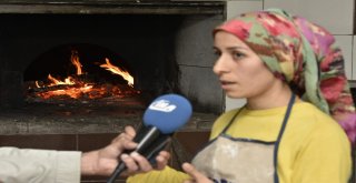 Bu Köy Buram Buram Ekmek Kokuyor