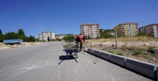 Cumhuriyet Mahallesinde Kaldırım Çalışması Yapılıyor