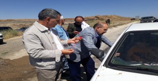 Vali Ustaoğlu Ve Kaymakam Özkan Çocuklara Kırmızı Düdük Ve Şapka Dağıttı