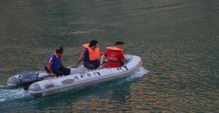 Serinlemek İçin Botan Çayına Giren Asteğmen Kayboldu