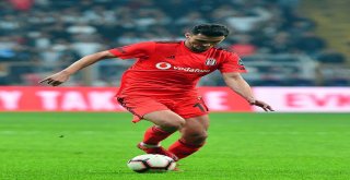 Spor Toto Süper Lig: Beşiktaş: 2 - Çaykur Rizespor: 0 (İlk Yarı)