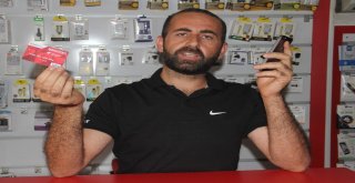 Evleniyoruz, Mutluyuz Yazılı Otomobil İle Gelip Cep Telefonu Çaldılar