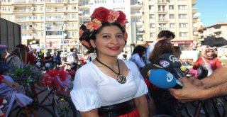 Süslü Kadınlar, Egzoz Kokusuna Karşı Pedal Çevirdi
