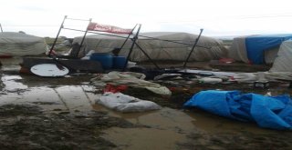 Gümüşhacıköyde Tarım İşçilerinin Çadırlarını Su Bastı