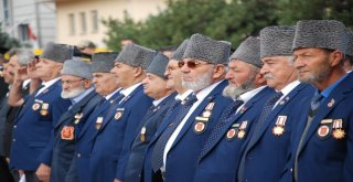 88 Yaşındaki Kore Gazisi, Törende Rahatsızlanınca Polis Otosu İle Evine Götürüldü