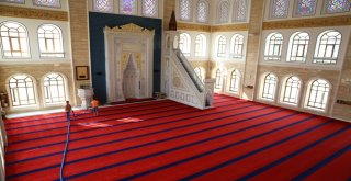 Nilüferde Camiler Pırıl Pırıl