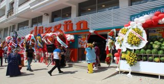 Düzgün Marketler 16. Şubesinin Açılışını Yaptı