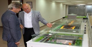 Beyoğlu Belediye Başkanı Demircandan Başkan Sekmene Övgü