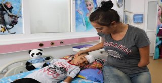 Başına Demir Saplanan 7 Yaşındaki Fırat, Hayati Tehlikeyi Atlattı