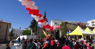 Suriyeli Çocukların Balon İzdihamı