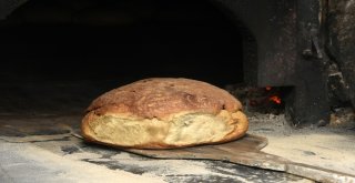 Bu Köy Buram Buram Ekmek Kokuyor