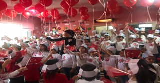 Minik Öğrenciler Cumhuriyet Bayramını Kutladı