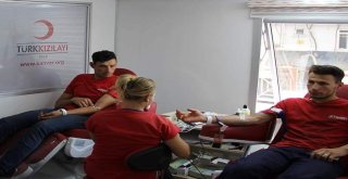 Atikerden Kızılaya Kan Bağışı