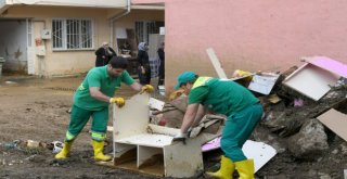 Osmangazi Belediyesi Ekipleri Sel Bölgesinde