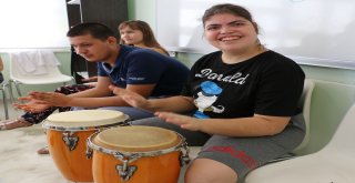 Engelli Çocuklar Yaz Spor Okulunda Yeteneklerini Geliştiriyor