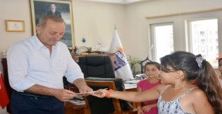Öğrencilerden Başkan Atabaya Anlamlı Ziyaret