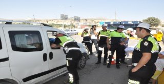 Şırnakta Hatalı Sürücüye Kırmızı Düdük Uygulaması Başlatıldı