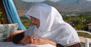 Balkonu Sınıfa Çeviren 80Lik Ninelerin Okuma Azmi