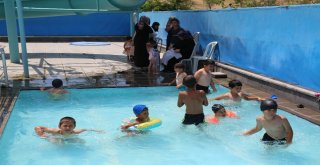 Develide Çocuklar Aileleri İle Spor Yapıyor