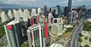 (Özel) Dev Türk Bayraklarıyla Donatılan Gökdelenler Havadan Görüntülendi