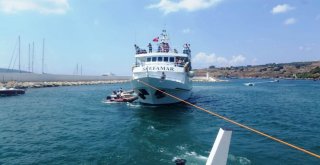 Ege Denizinde Arızalanan Yunan Feribotu 168 Yolcusuyla Birlikte Kurtarıldı
