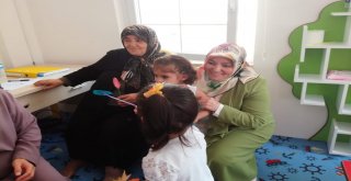 Şehit Annesi Oğlunun İsmi Verilen Kuran Kursunu Gezdi