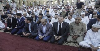 Büyükelçi Yıldız, Kerküklülerle Bayram Namazı Kıldı