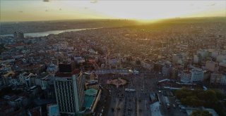 (Özel) Çalışmaların Sona Geldiği Taksim Camiinde Gün Batımı Mest Etti