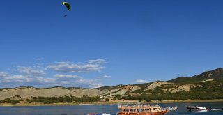 Terörden Temizlenen Tuncelide Yamaç Paraşütü Heyecanı