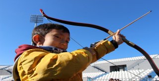 Oklar Cumhuriyet İçin Atıldı