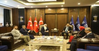 Başkan Aktaştan Bakan Selçuka Bursa İşi İpek Tablo