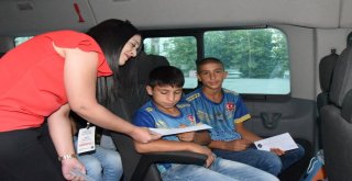 İpekyolu Belediyesi Öksüz Ve Yetim Çocukları Sevindirdi