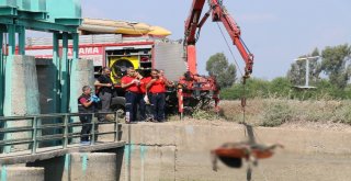Sulama Kanalındaki Ceset Vinçle Çıkarıldı
