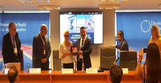 Rektör Acer, Çomüyü Bükreşte Tanıttı