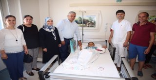 Sünnet Çocuklarına Başkan Çalıktan Ziyaret