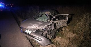 Boluda Kavşaktan Dönen Otomobil Kamyonla Çarpıştı: 5 Yaralı
