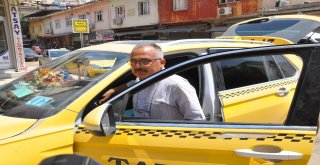 Evden Kaçan 14 Yaşındaki Kızı Taksici Ailesine Teslim Etti